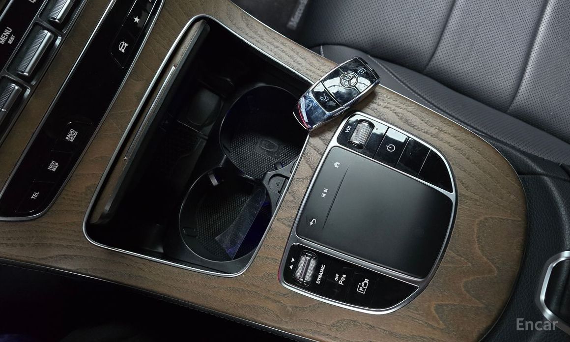 E-Class W213E300e 4MATIC Exclusive 19