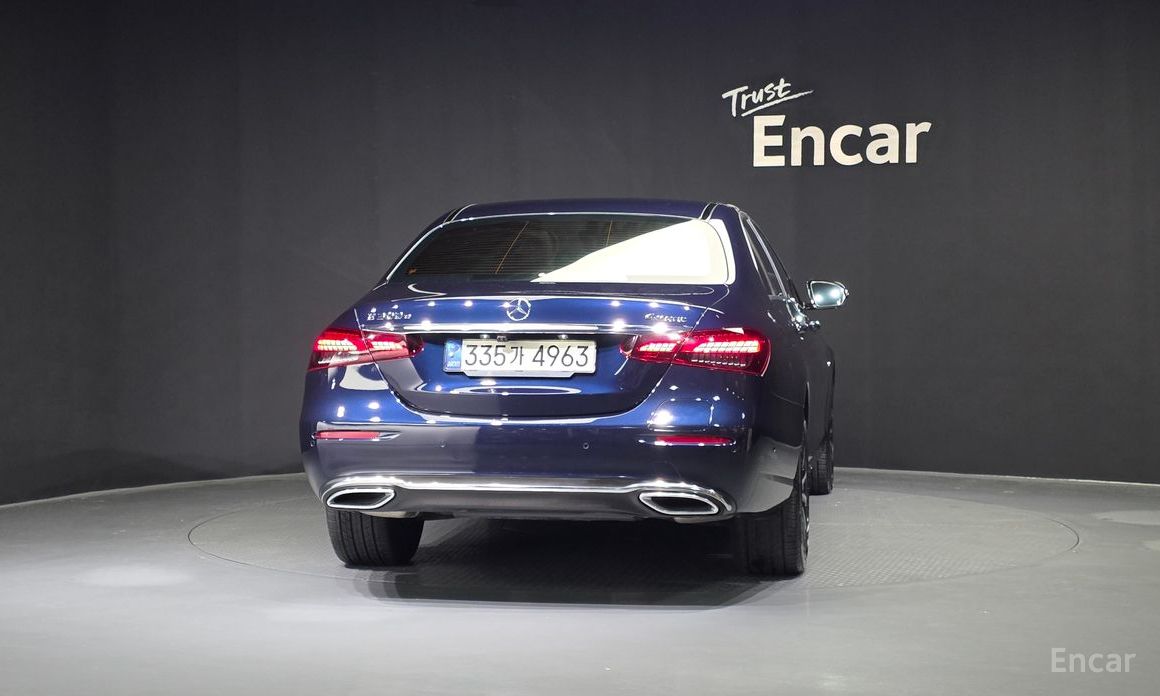 E-Class W213E300e 4MATIC Exclusive 5