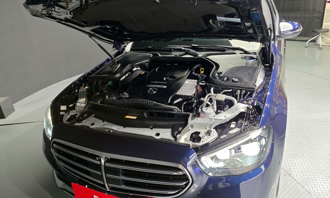 E-Class W213E300e 4MATIC Exclusive 7