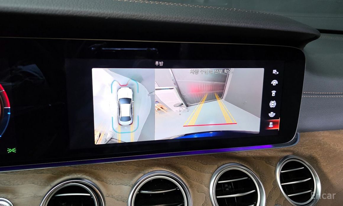 E-Class W213E300e 4MATIC Exclusive 16