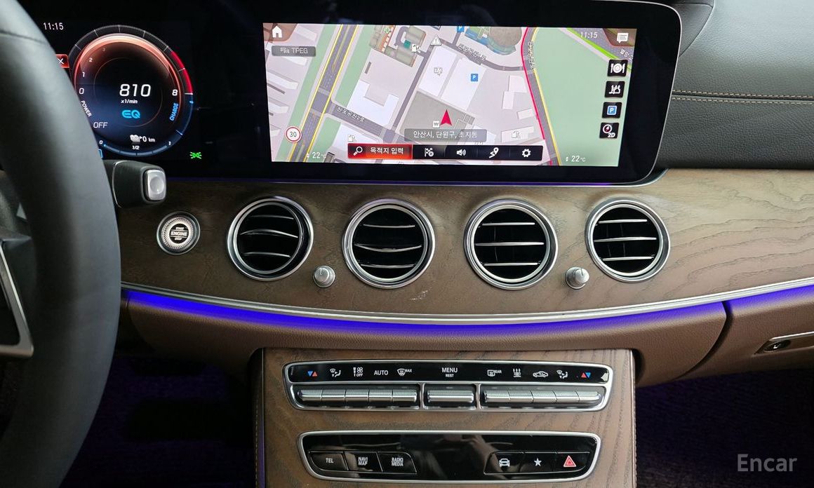 E-Class W213E300e 4MATIC Exclusive 18