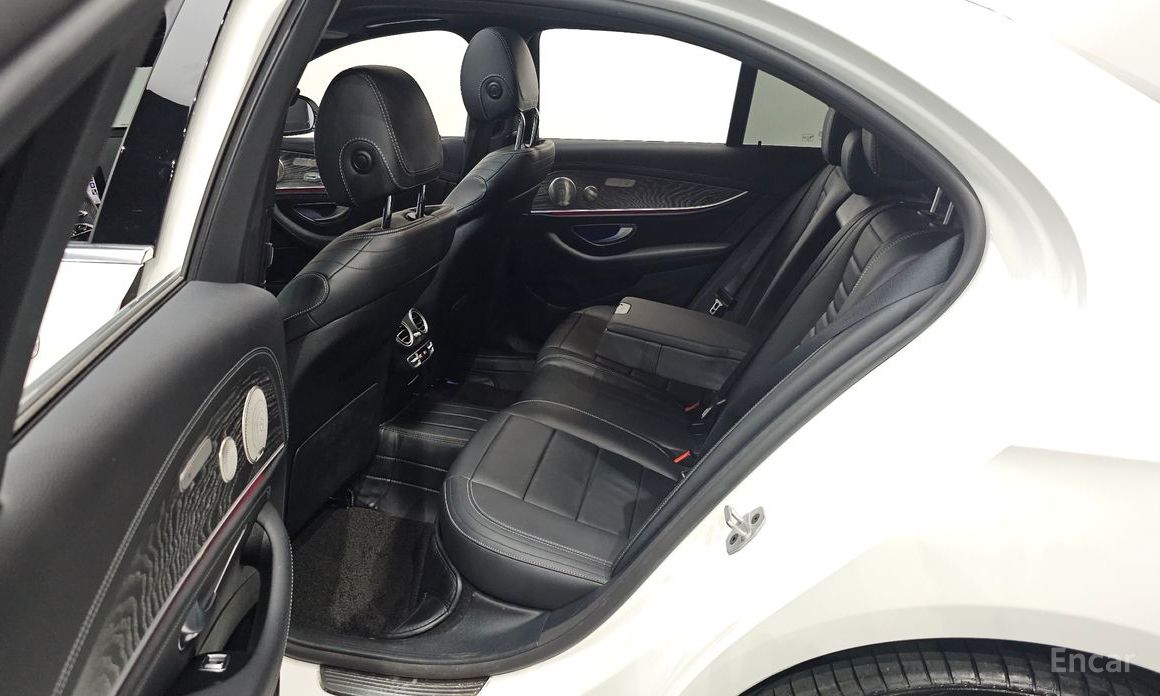 E-Class W213E350 4MATIC AMG Line 12