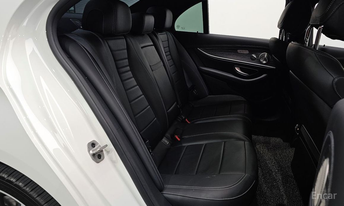 E-Class W213E350 4MATIC AMG Line 12