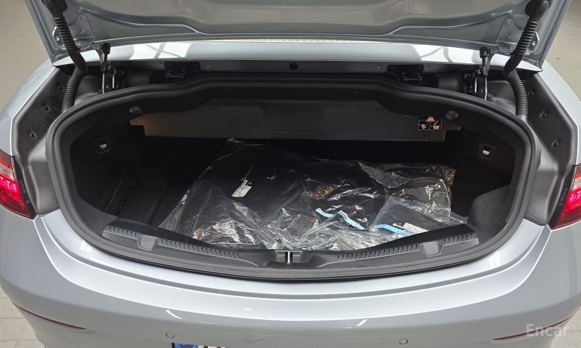 E-Class W213E450 4MATIC Cabriolet 21
