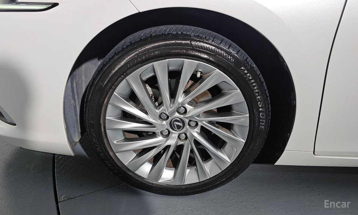 Lexus ES300h 7th Generation Executive №5