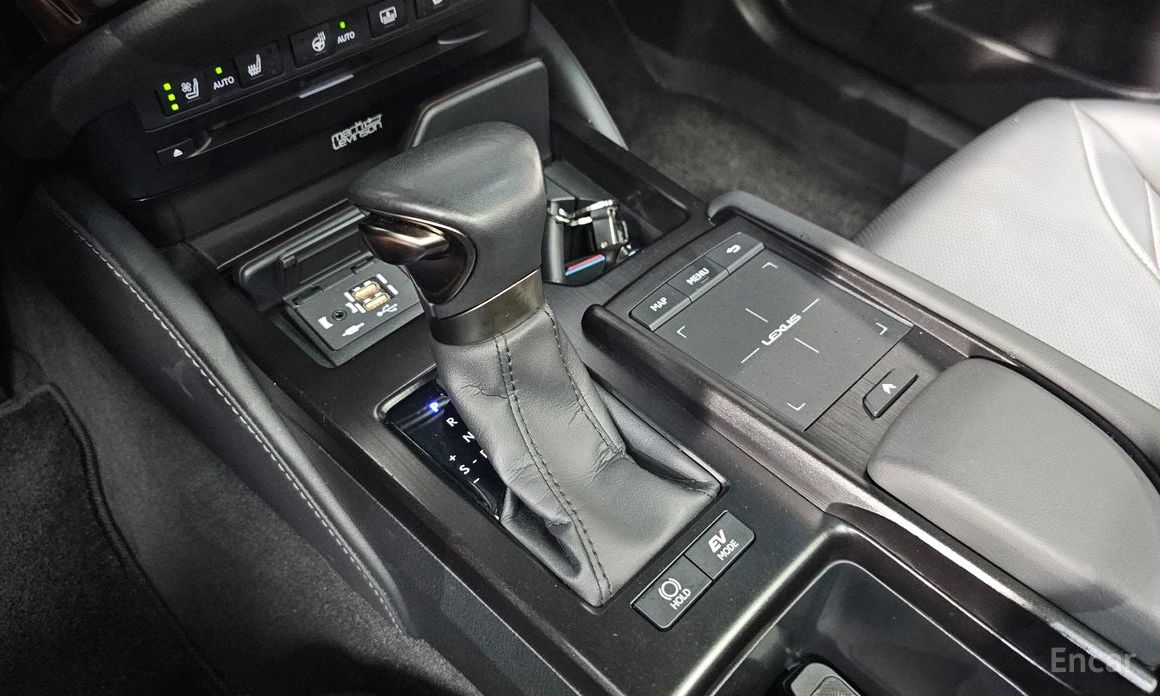 Lexus ES300h 7th Generation Executive №9