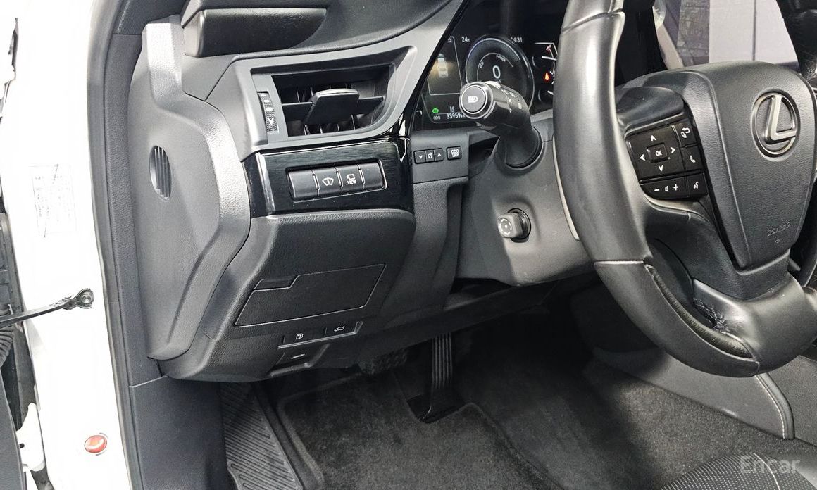 Lexus ES300h 7th Generation Executive №13