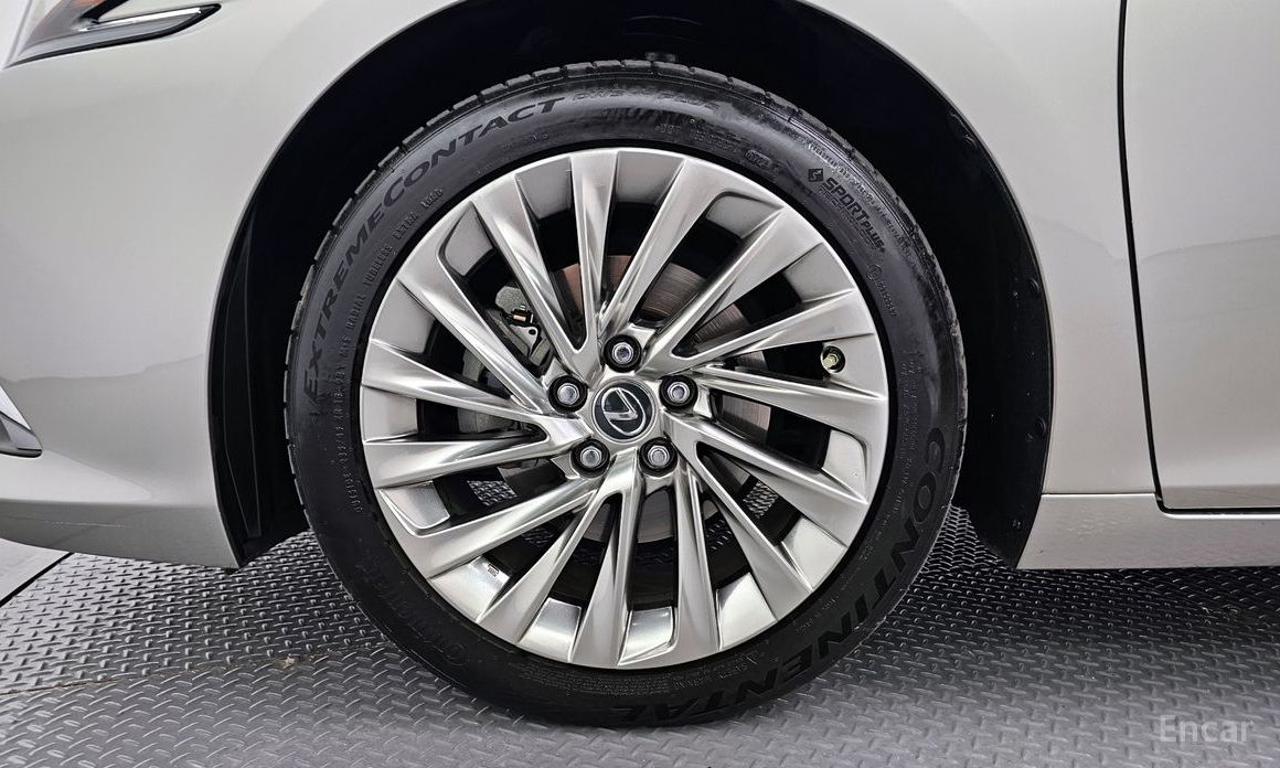 Lexus ES300h 7th Generation Executive №6