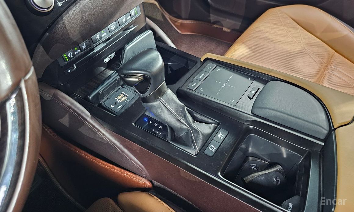 Lexus ES300h 7th Generation Executive №10