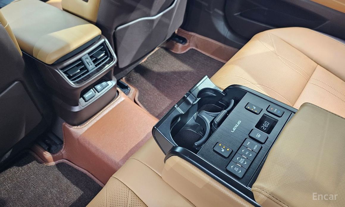 Lexus ES300h 7th Generation Executive №20