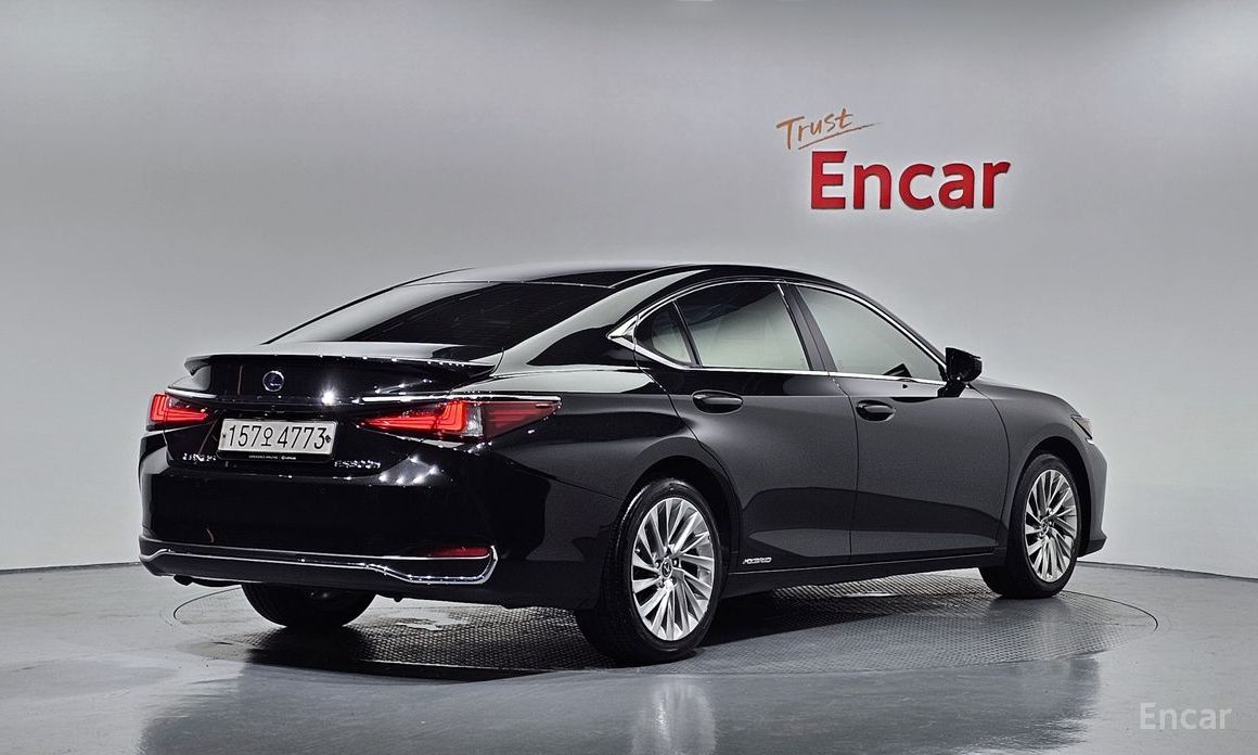 Lexus ES300h 7th Generation Executive №3
