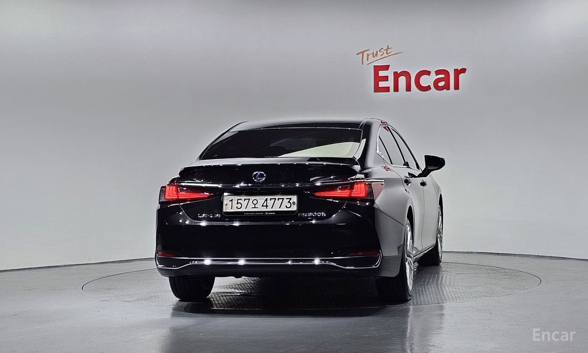 Lexus ES300h 7th Generation Executive №5