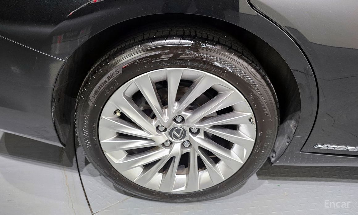 Lexus ES300h 7th Generation Executive №6