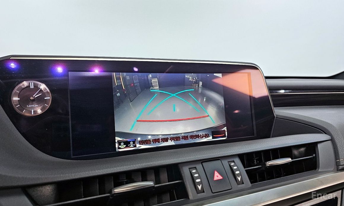 Lexus ES300h 7th Generation Executive №18