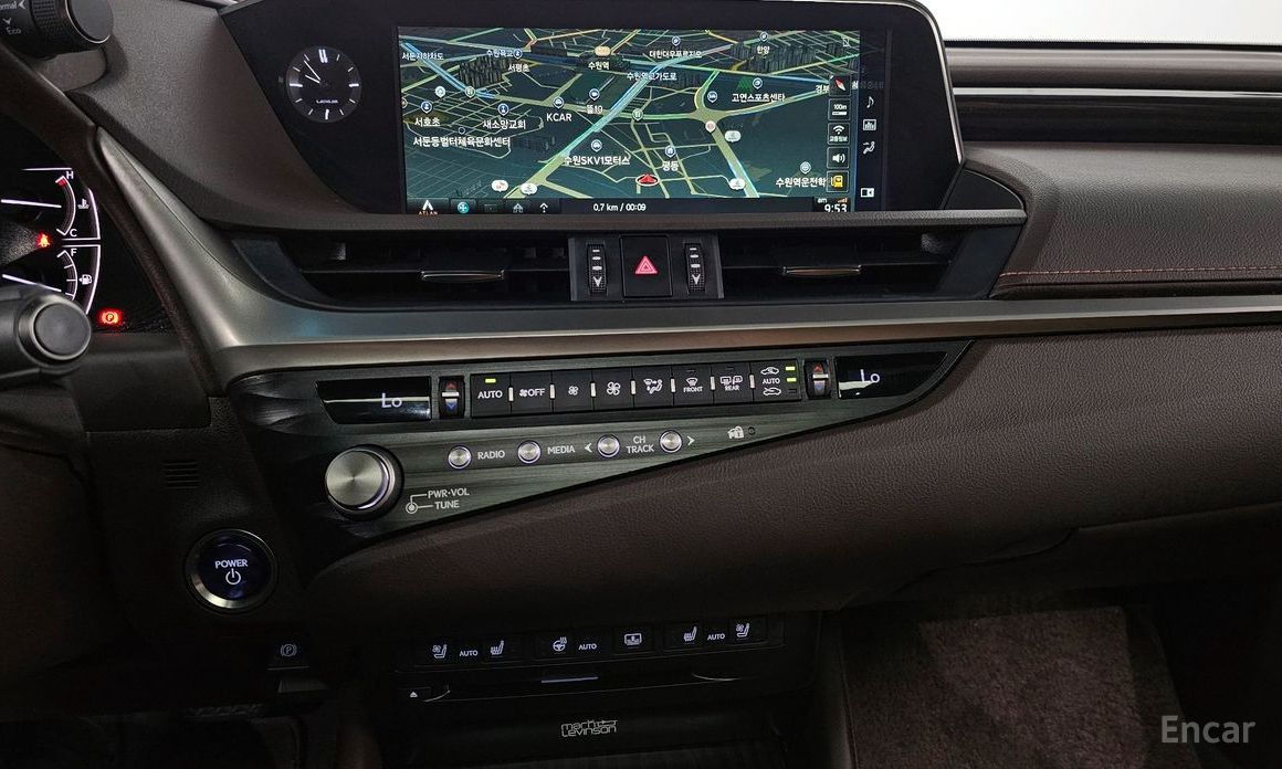 ES300h 7th Generation Executive 15