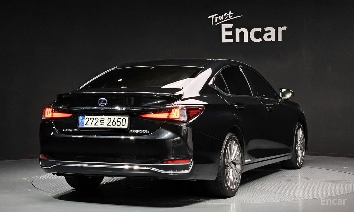 Lexus ES300h 7th Generation Executive №3