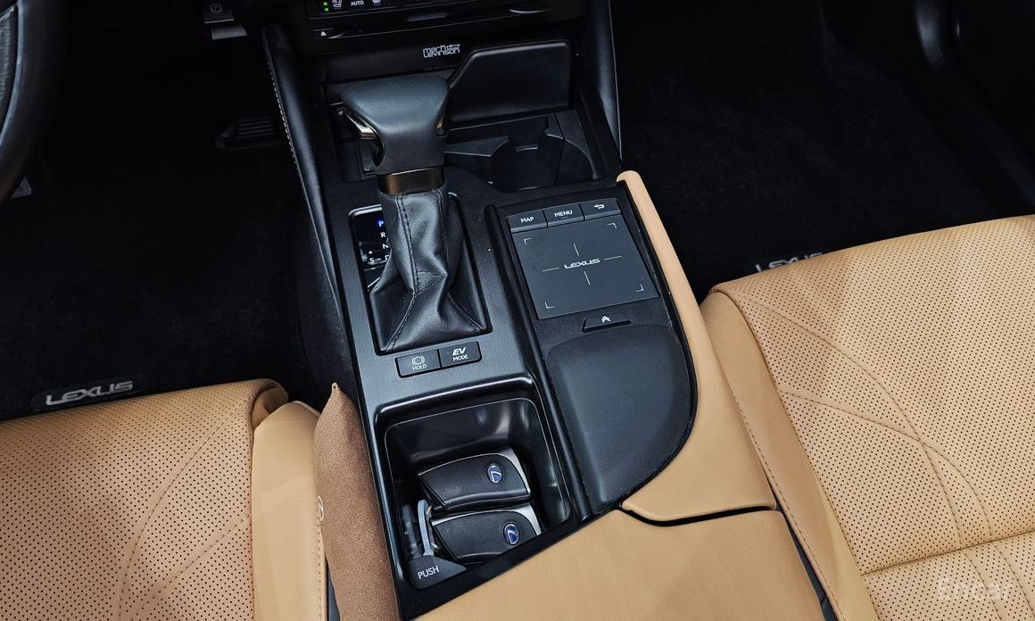 Lexus ES300h 7th Generation Executive №10