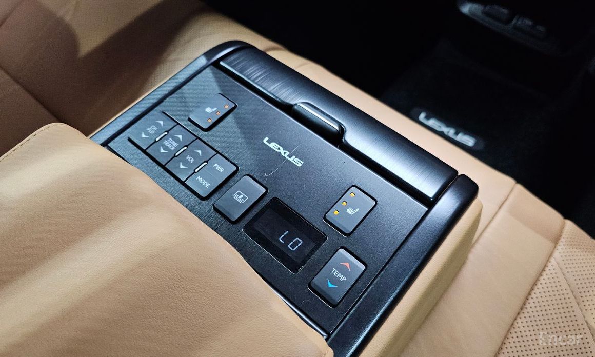 Lexus ES300h 7th Generation Executive №19