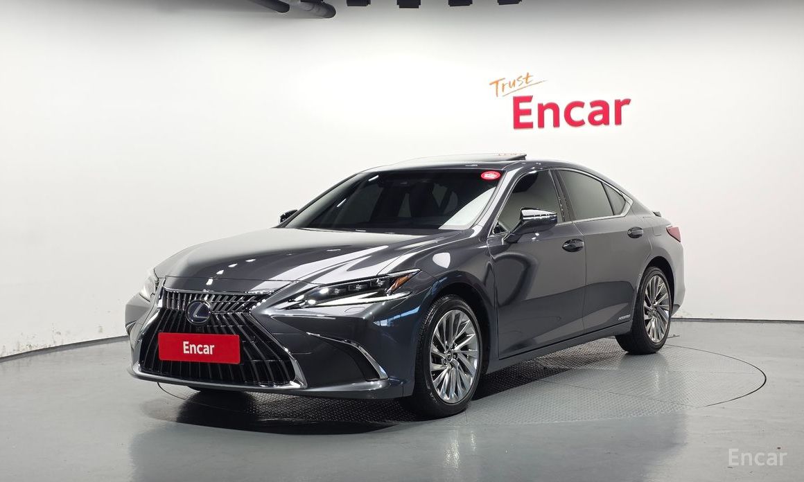 ES300h 7th Generation Executive 2