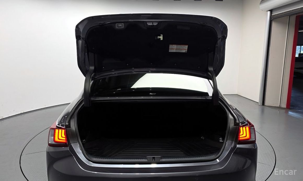 ES300h 7th Generation Executive 21