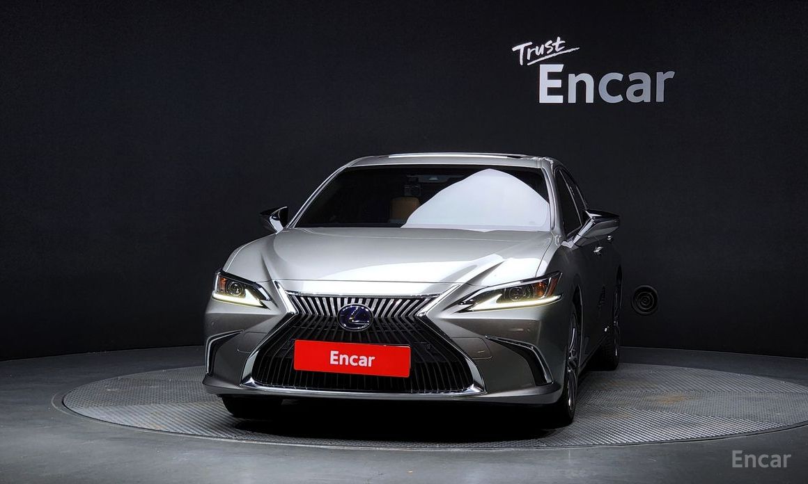 ES300h 7th Generation Luxury 4