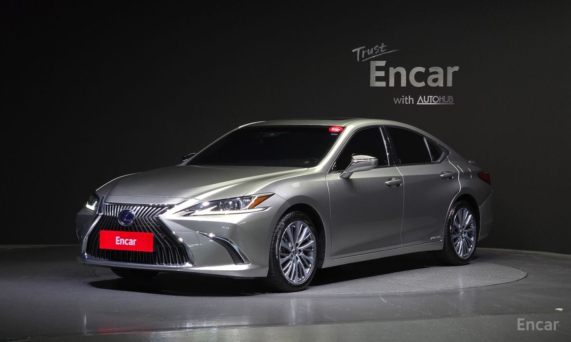 ES300h 7th Generation Luxury 2