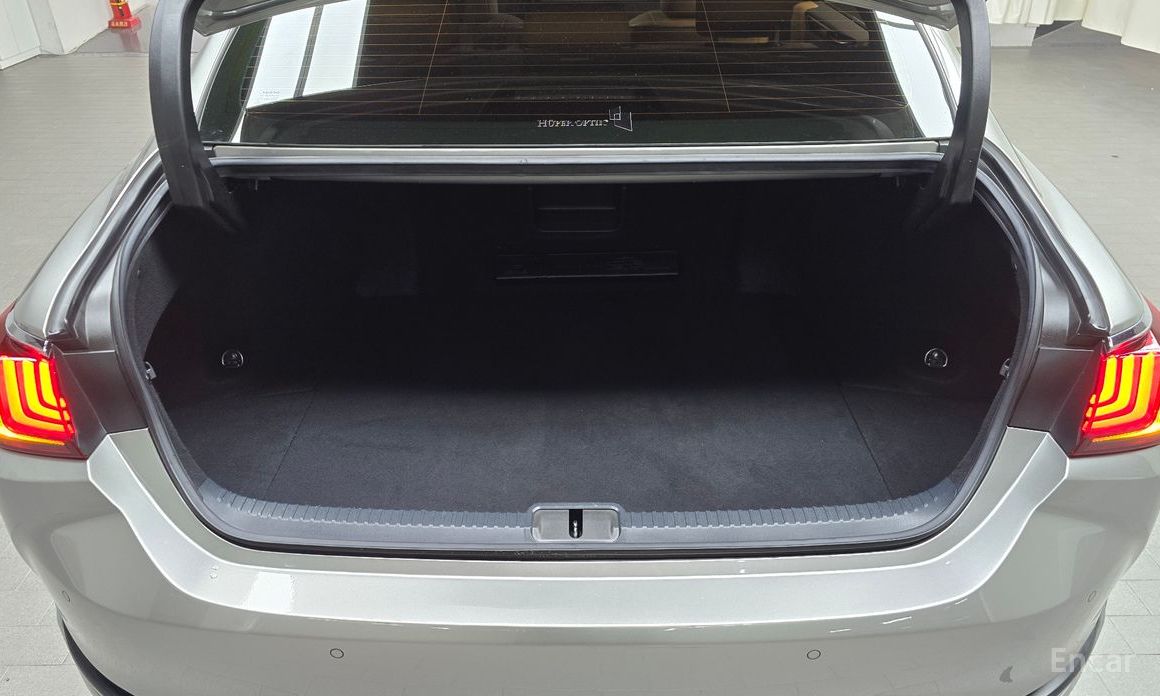 ES300h 7th Generation Luxury 21