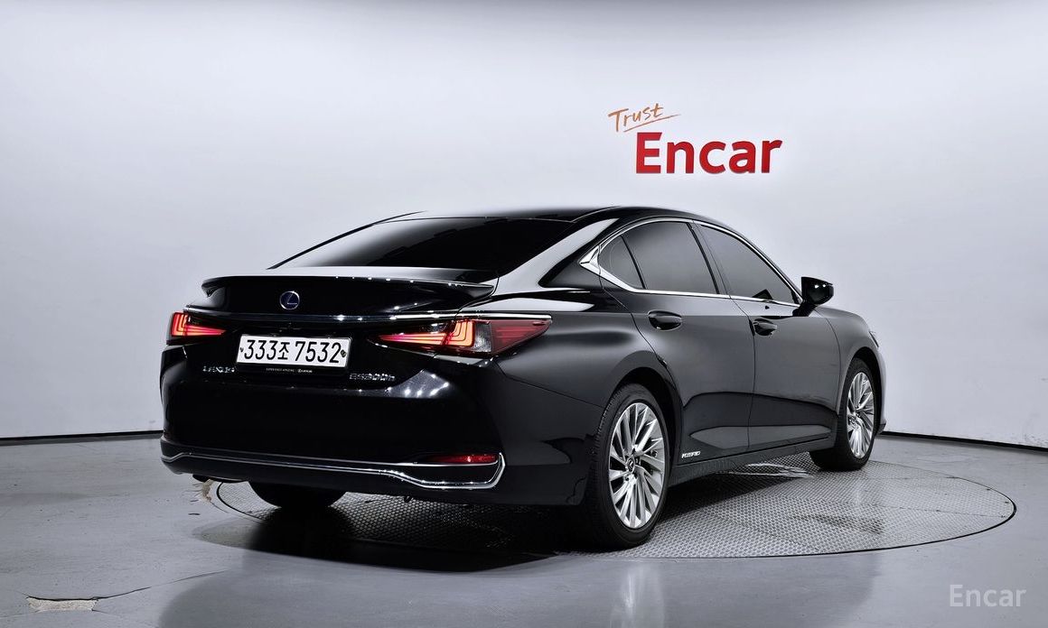 Lexus ES300h 7th Generation Luxury Plus №3