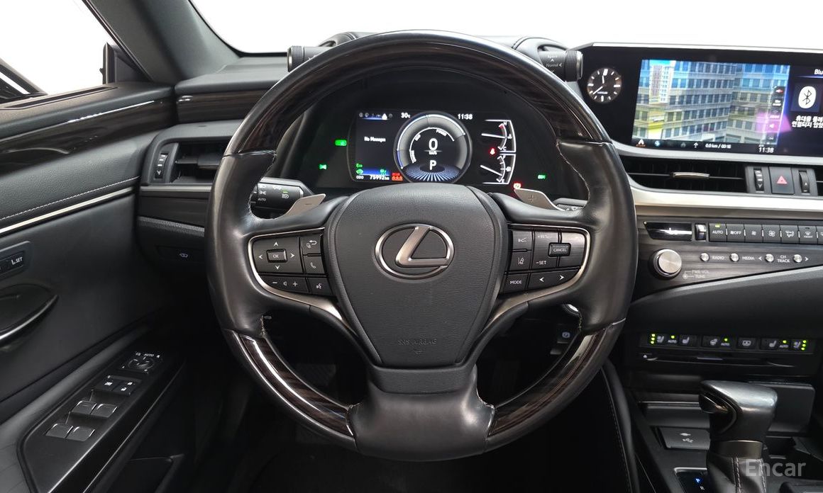 ES300h 7th Generation Luxury Plus 14