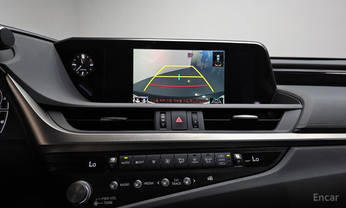 ES300h 7th Generation Luxury Plus 17