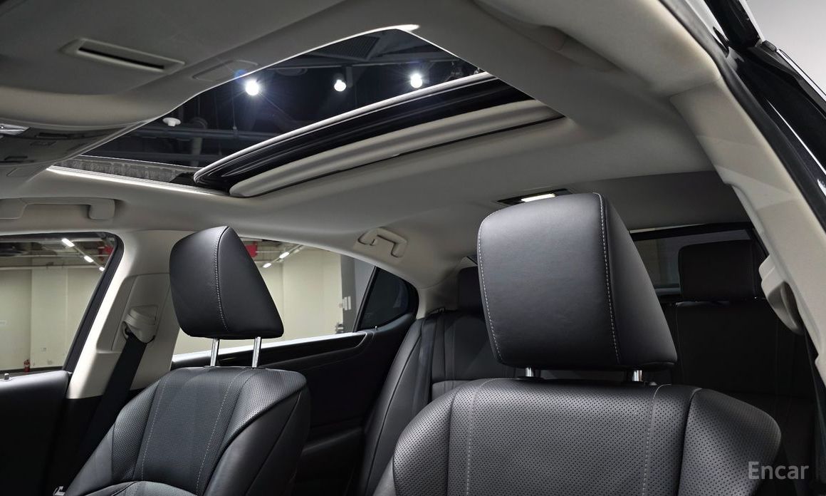 ES300h 7th Generation Luxury Plus 19