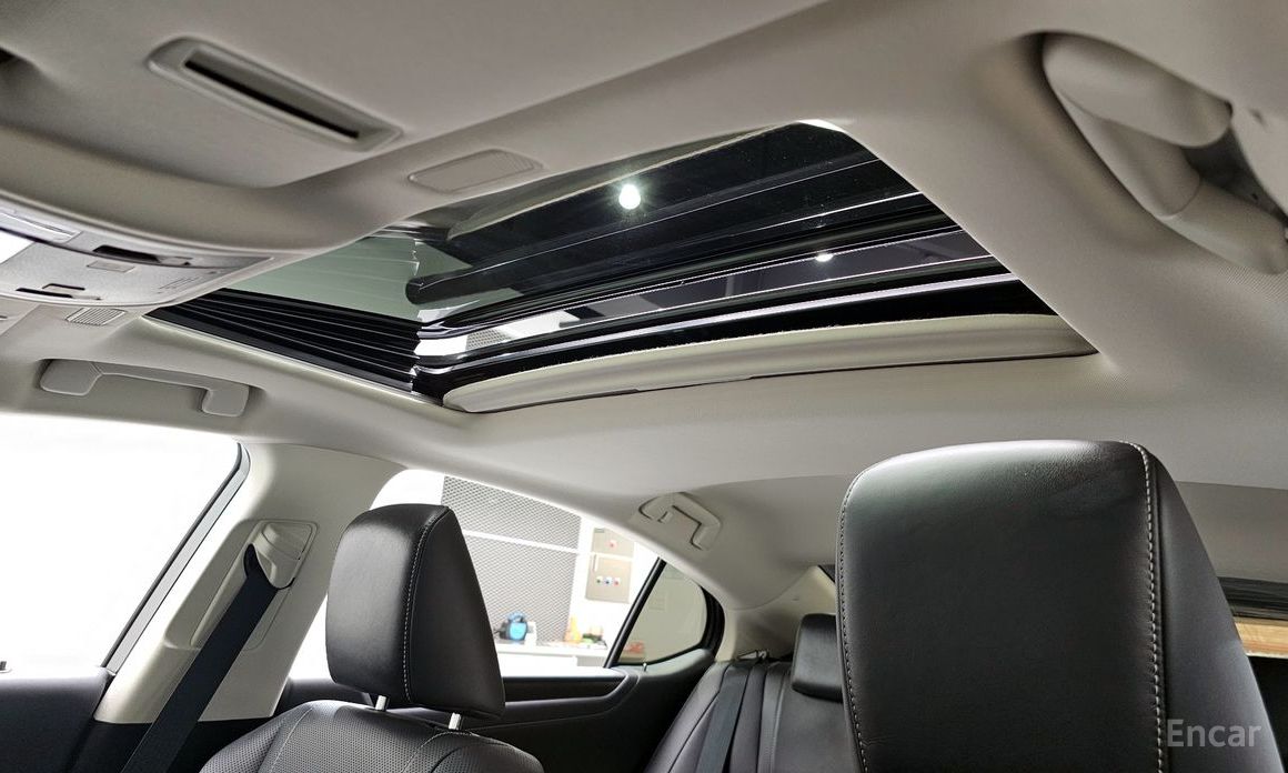 ES300h 7th Generation Luxury Plus 18