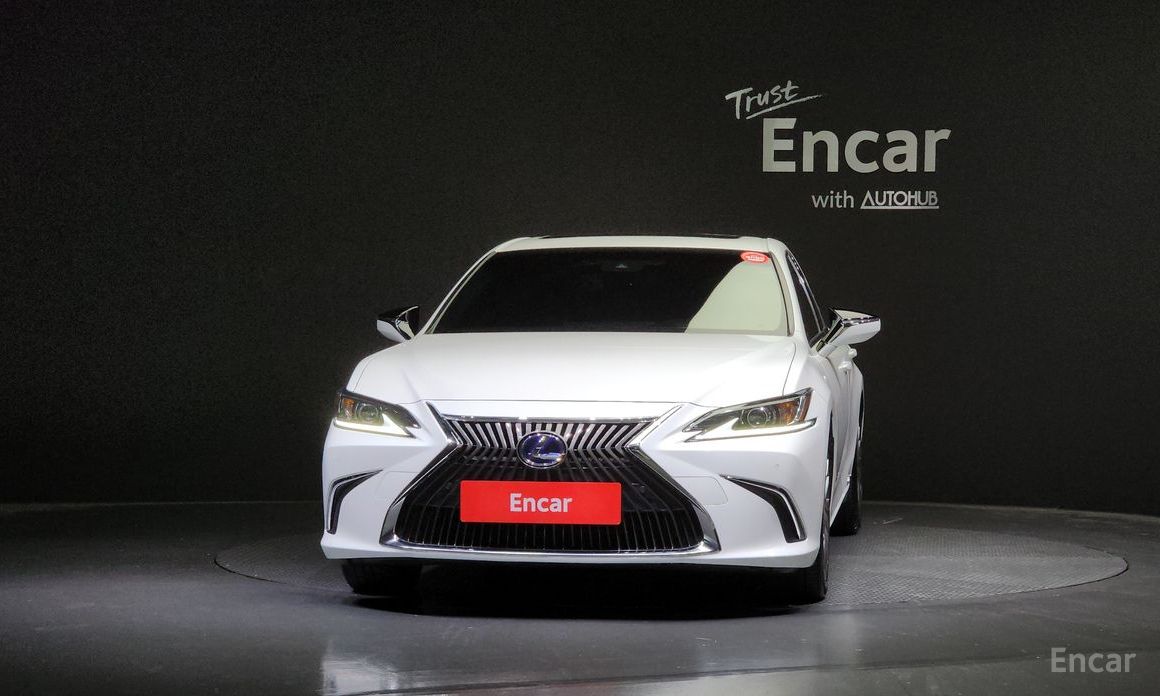 ES300h 7th Generation Luxury Plus 4