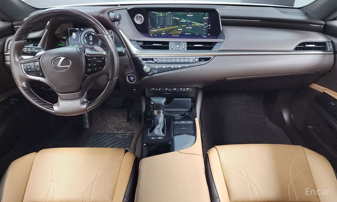 ES300h 7th Generation Luxury Plus 8