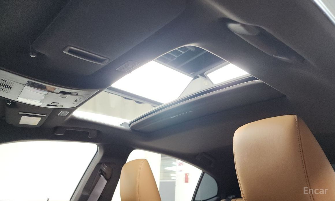 ES300h 7th Generation Luxury Plus 20