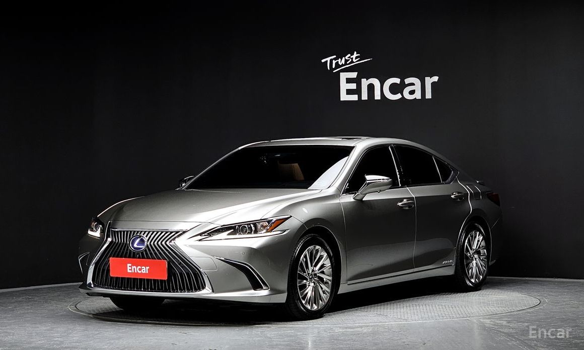 ES300h 7th Generation Luxury Plus 2
