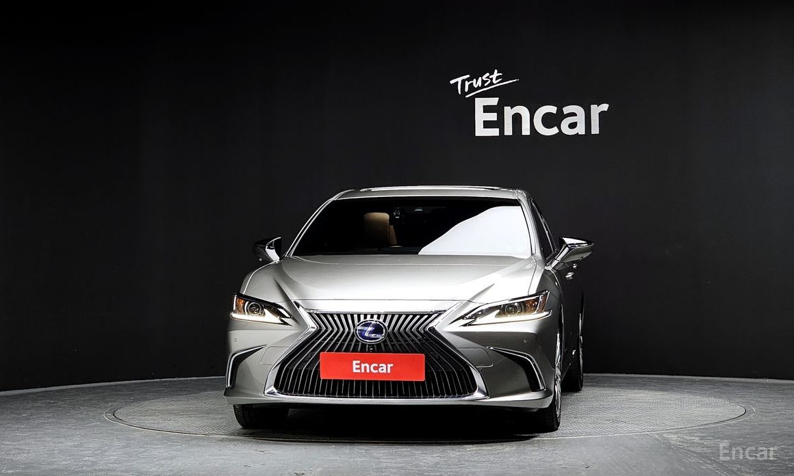 ES300h 7th Generation Luxury Plus 4