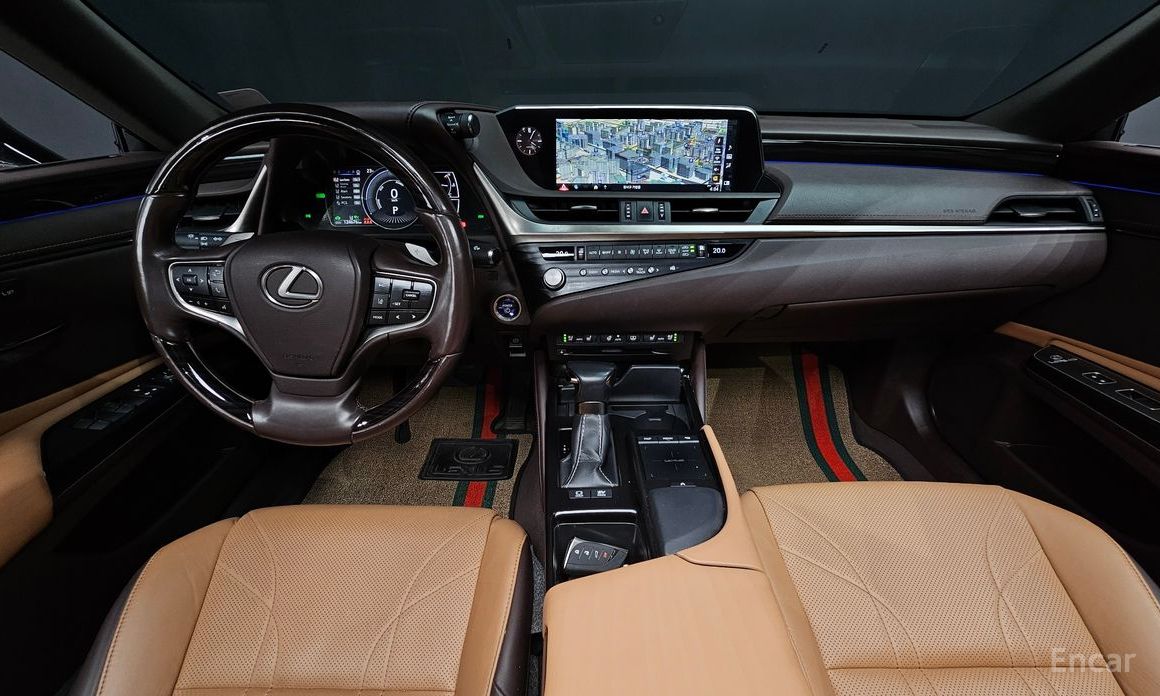 ES300h 7th Generation Luxury Plus 8