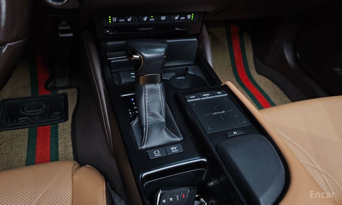 ES300h 7th Generation Luxury Plus 10