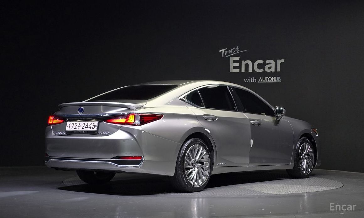 ES300h 7th Generation Luxury Plus 3