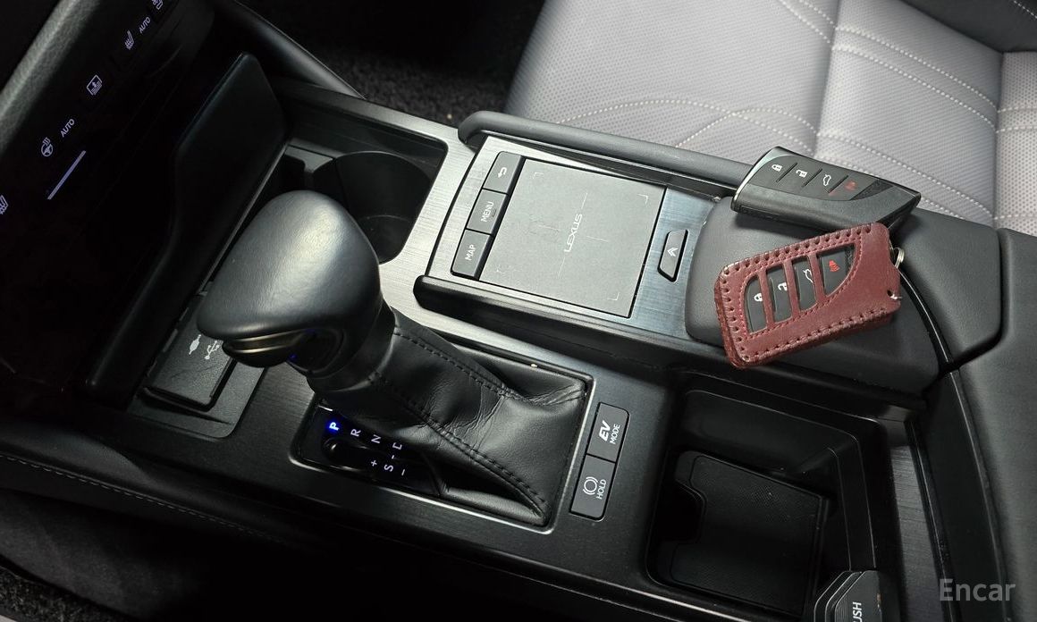 ES300h 7th Generation Luxury Plus 10