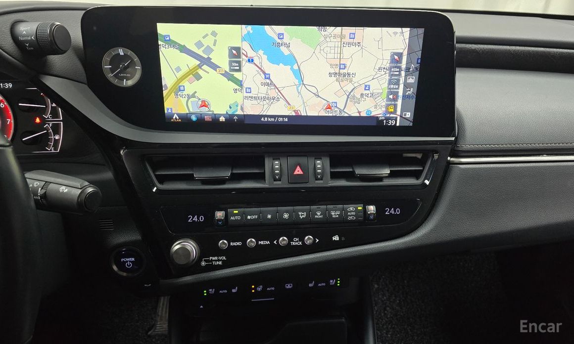 ES300h 7th Generation Luxury Plus 15