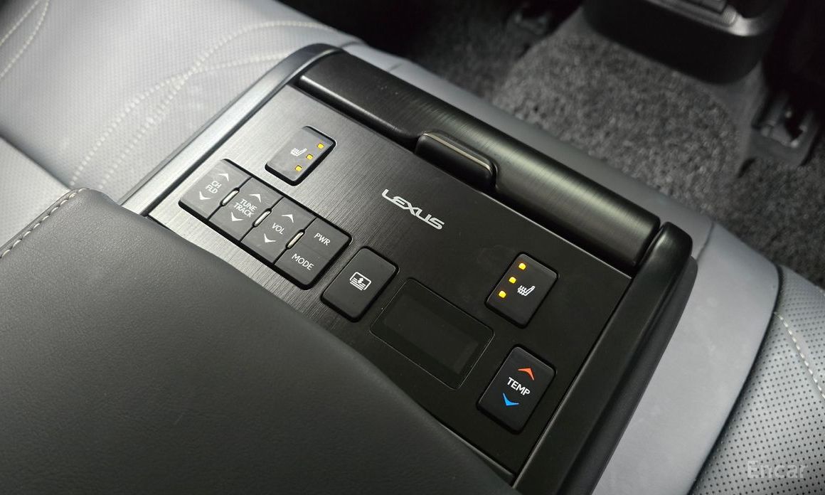 ES300h 7th Generation Luxury Plus 20