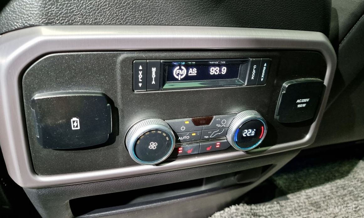 Expansion Platinum 4WD7 Seater 18