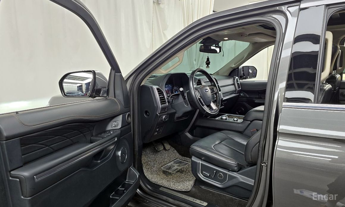 Expansion Platinum 4WD7 Seater 11
