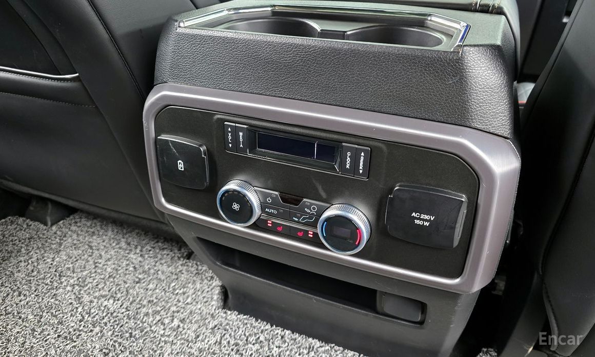 Expansion Platinum 4WD7 Seater 20