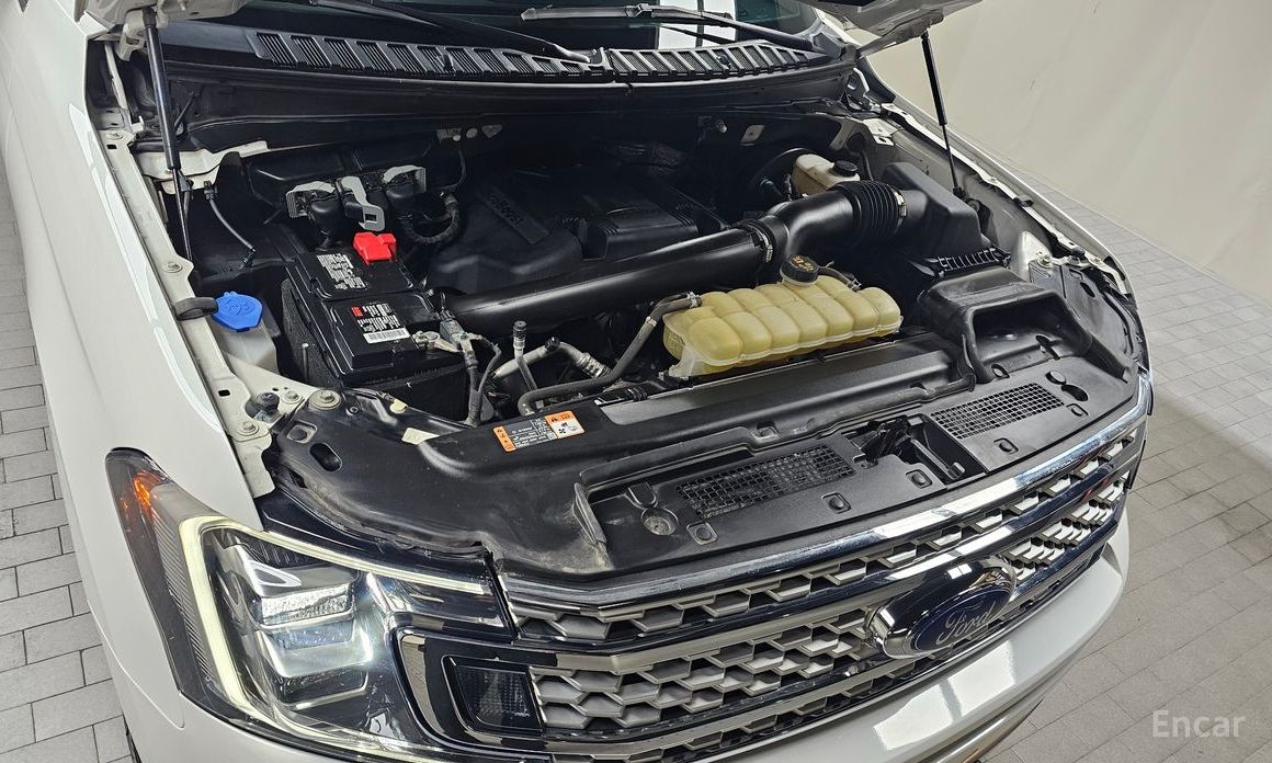 Expansion Platinum 4WD7 Seater 7