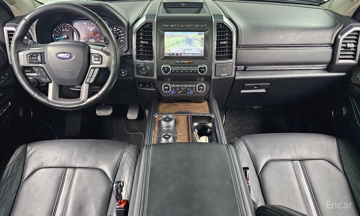 Expansion Platinum 4WD7 Seater 8
