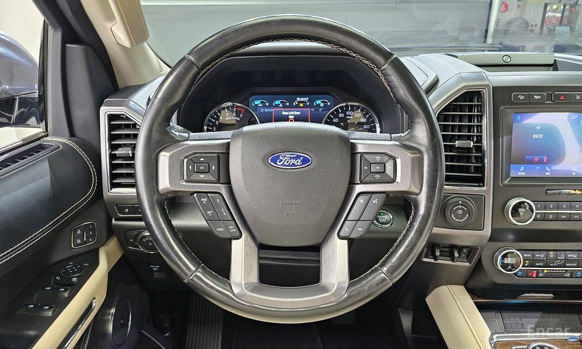 Expansion Platinum 4WD7 Seater 14