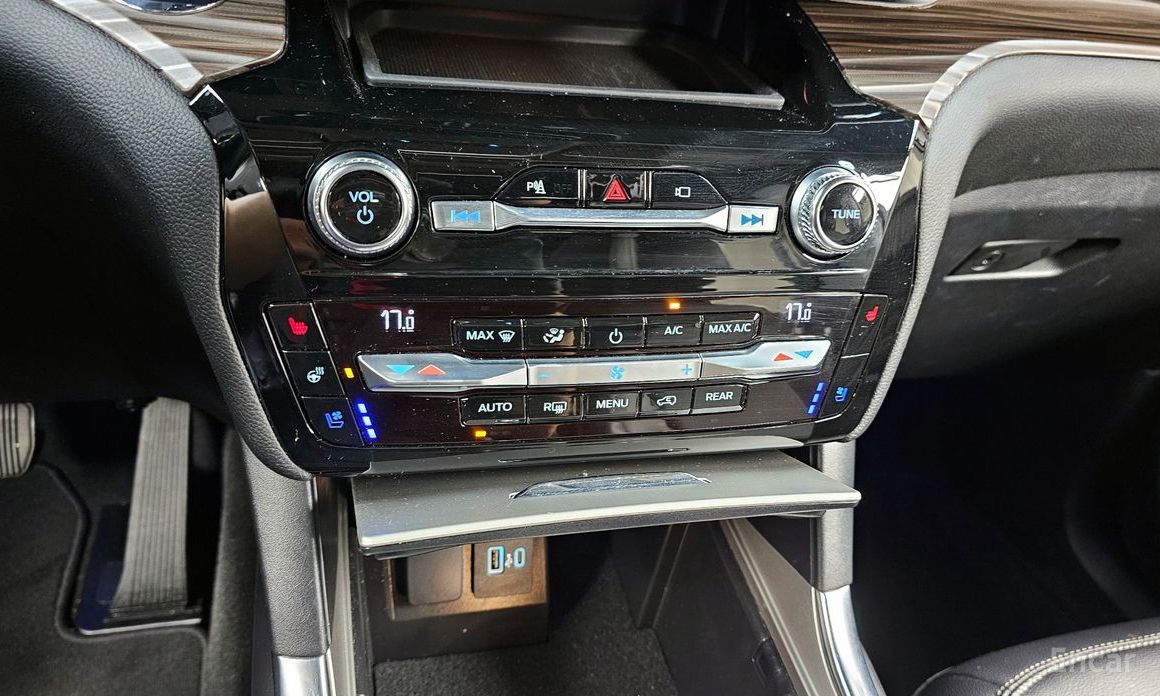 Explorer 6th Generation 2.3 Limited 4WD 18